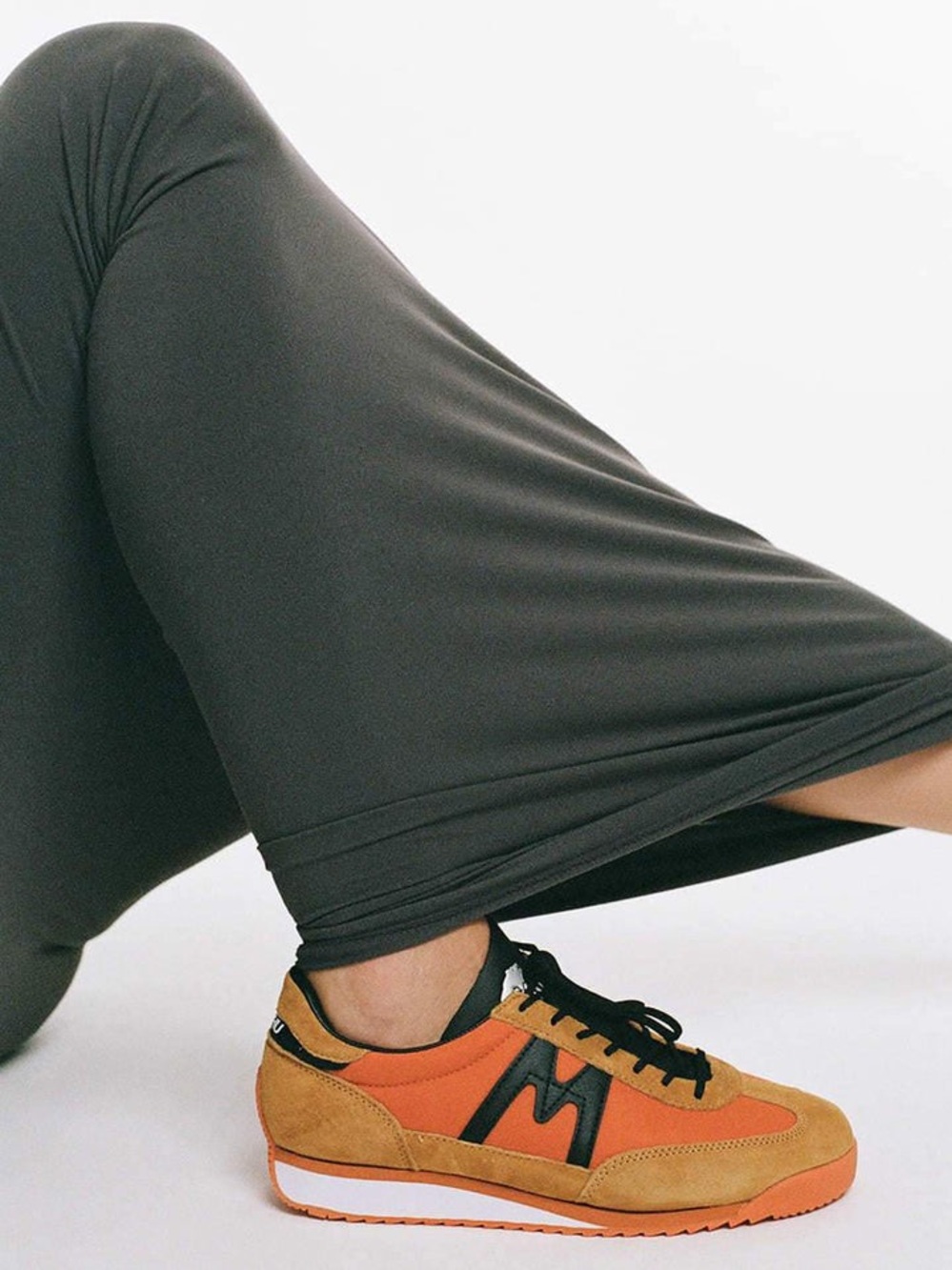 NWOT KARHU Mestari Jaffu Orange/Black Sneakers Sz 8 in womens. - Picture 3 of 13